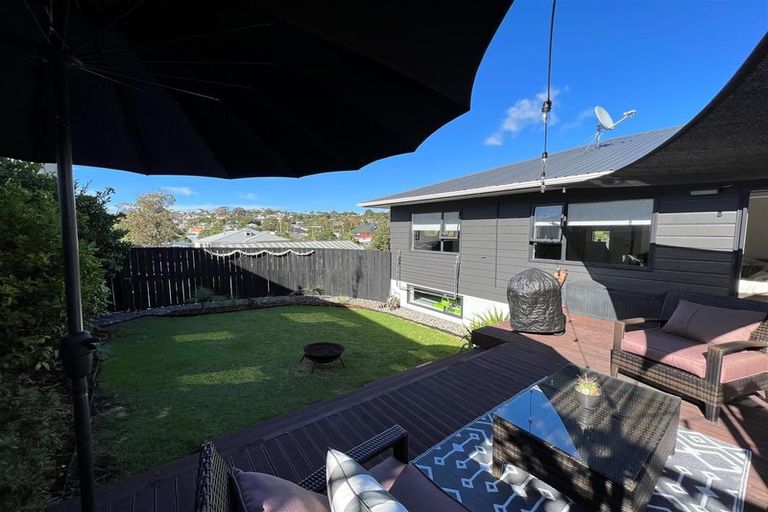 Photo of property in 2/287 Vipond Road, Stanmore Bay, Whangaparaoa, 0932