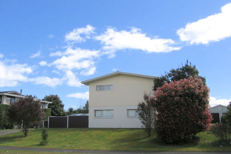 Photo of property in 17 Glengarry Place, Hilltop, Taupo, 3330