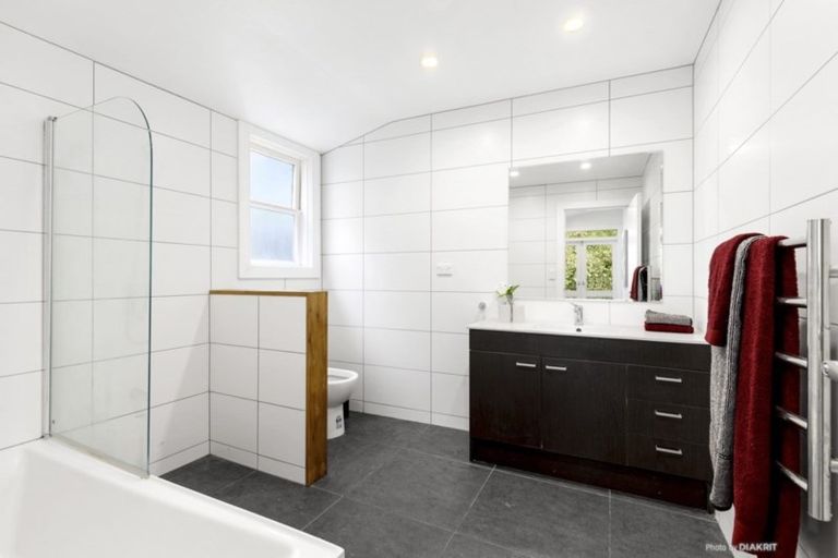 Photo of property in 58 Salamanca Road, Kelburn, Wellington, 6012