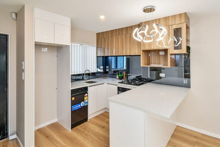 Photo of property in 2/27 Landscape Road, Papatoetoe, Auckland, 2025