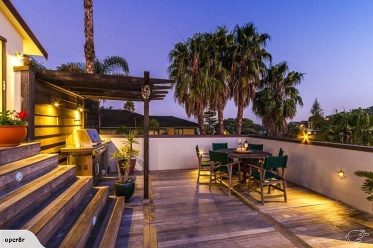 Photo of property in 1/46 Masterton Road, Rothesay Bay, Auckland, 0630