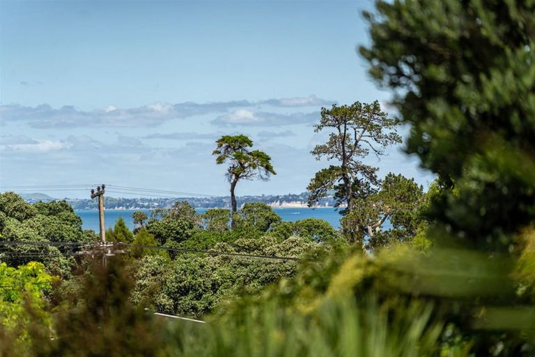 Photo of property in 2/25 Auld Street, Torbay, Auckland, 0630