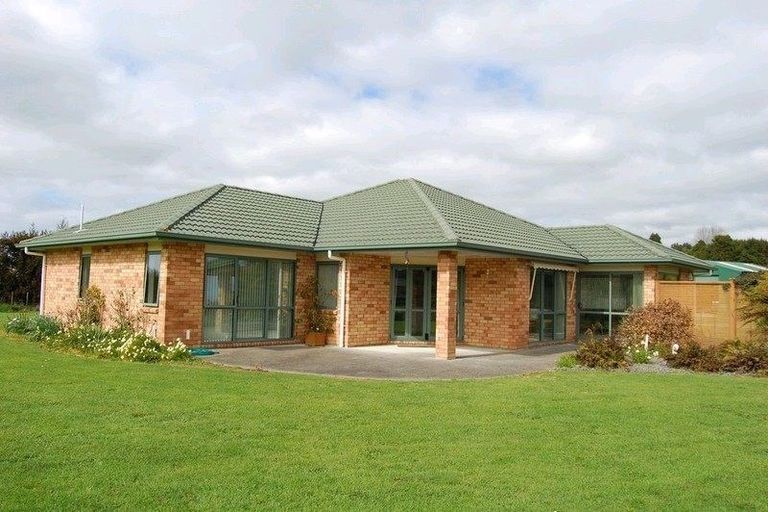 Photo of property in 78 Koraha Road, Kumeu, 0892