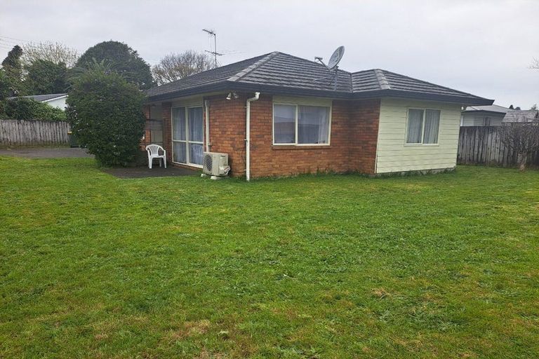 Photo of property in 72 Sutton Crescent, Papakura, 2110