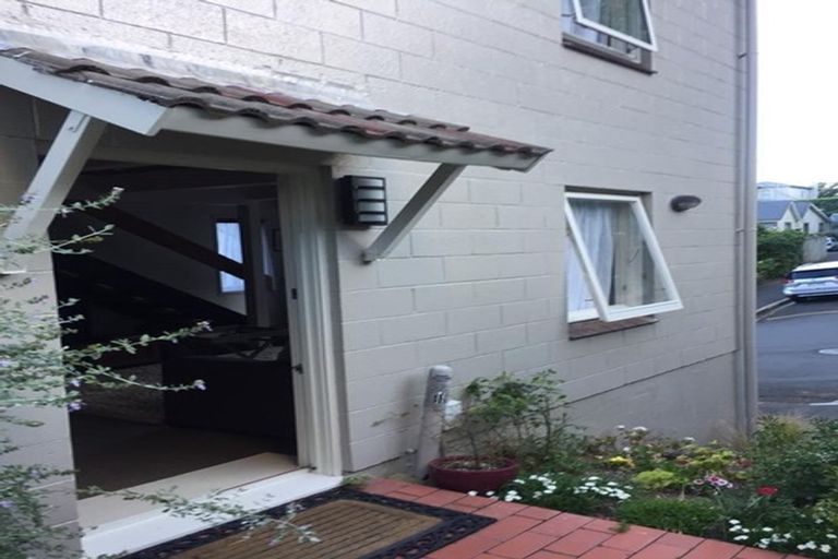 Photo of property in 24 Cottleville Terrace, Thorndon, Wellington, 6011