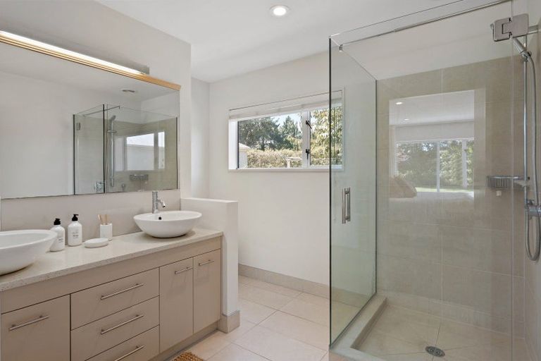 Photo of property in 533 Johns Road, Harewood, Christchurch, 8051