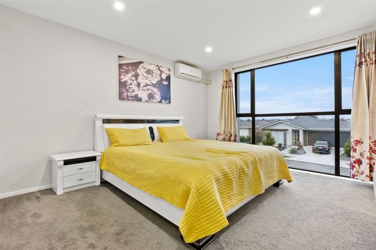 Photo of property in 12b Hollowout Street, Takanini, 2112