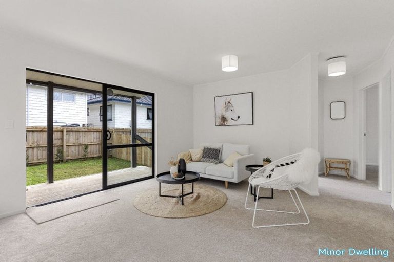 Photo of property in 8 Kupari Place, Totara Vale, Auckland, 0629