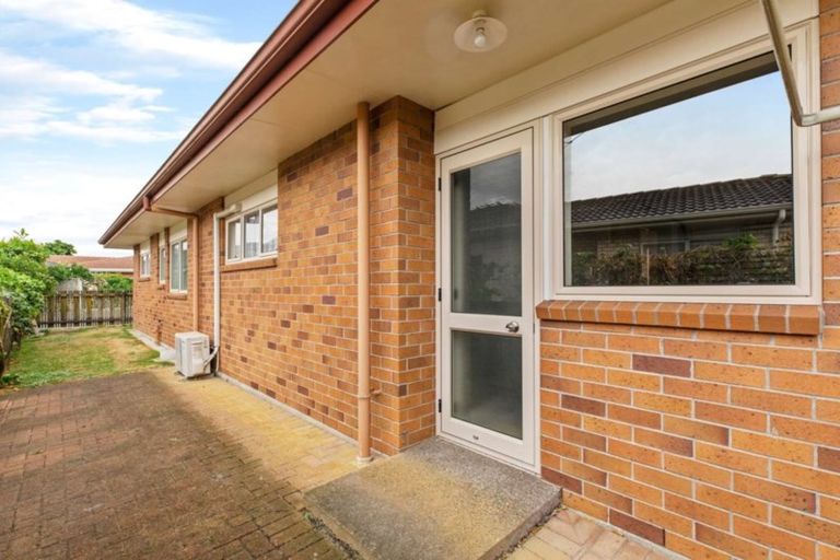 Photo of property in 1/17 Youngs Road, Papakura, 2110
