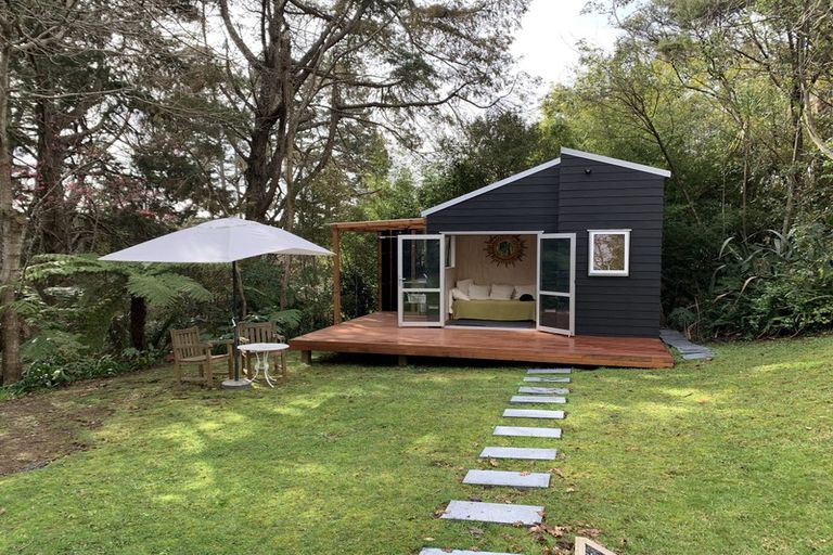 Photo of property in 105 Takahe Road, Titirangi, Auckland, 0604