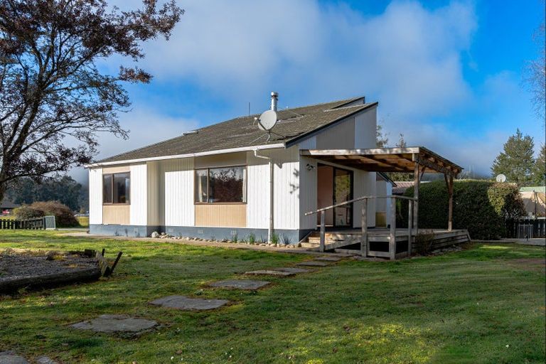 Photo of property in 21 Grey Street, Murchison, 7007