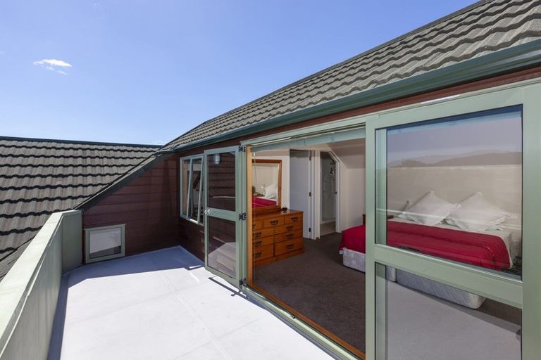 Photo of property in 6 Kotuku Drive, Paraparaumu Beach, Paraparaumu, 5032