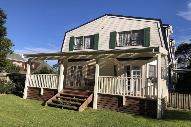 Photo of property in 64 Amapur Drive, Khandallah, Wellington, 6035