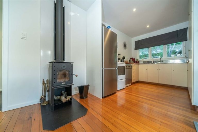 Photo of property in 32 Martindales Road, Heathcote Valley, Christchurch, 8022