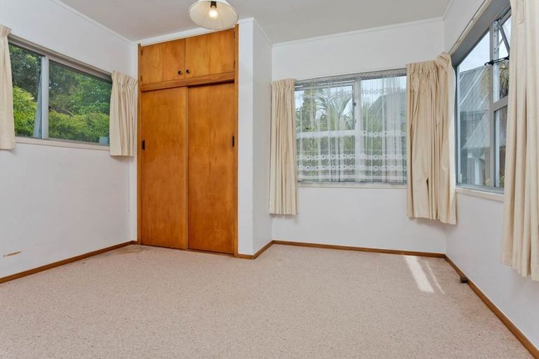 Photo of property in 8 Radiata Lane, Chatswood, Auckland, 0626