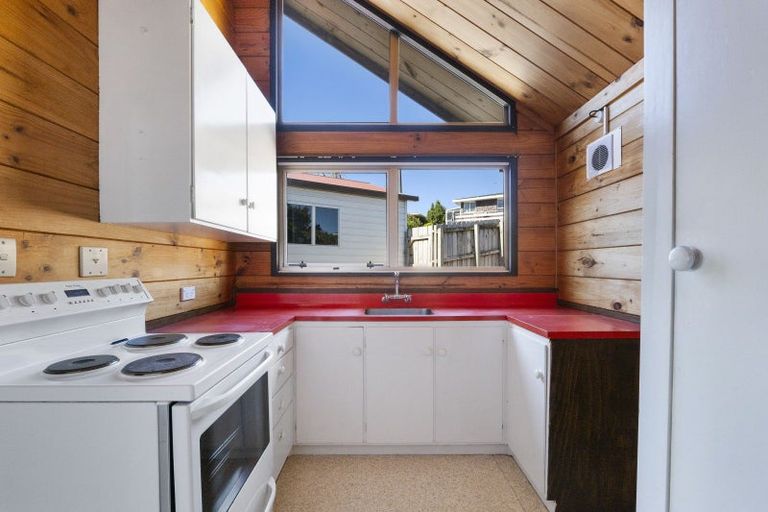 Photo of property in 14 Fairfax Terrace, Frankleigh Park, New Plymouth, 4310