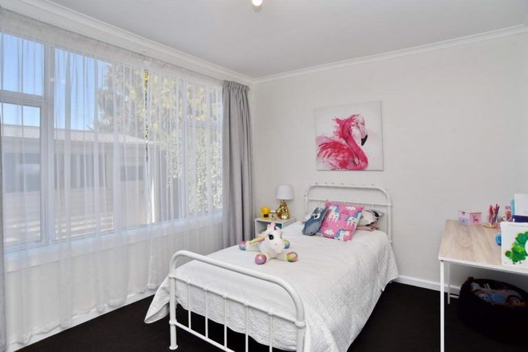 Photo of property in 735 Main North Road, Belfast, Christchurch, 8051