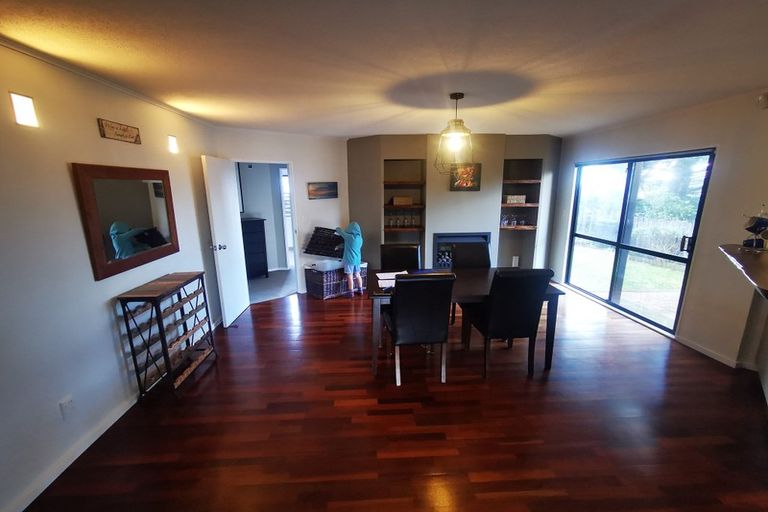 Photo of property in 58 Frobisher Street, Island Bay, Wellington, 6023