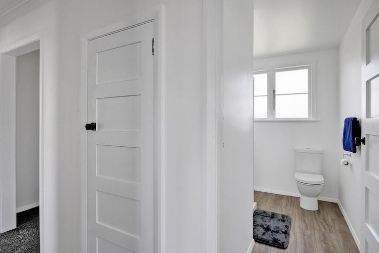 Photo of property in 2 Waihi Road, Hawera, 4610