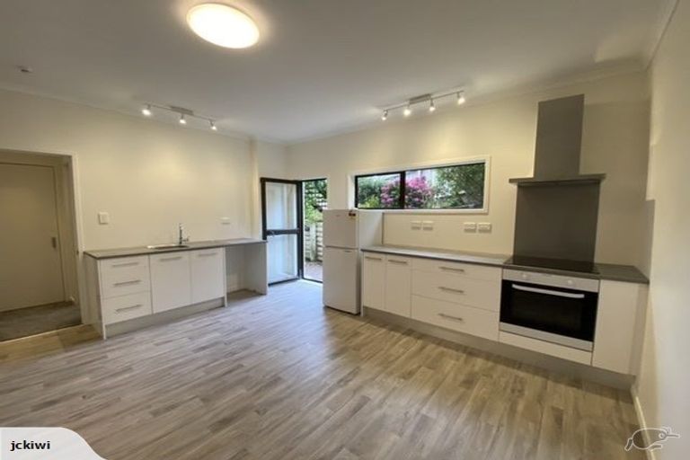 Photo of property in 1 Albert Hall Drive, Red Beach, 0932