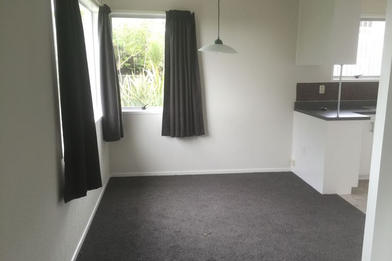 Photo of property in 4 Stallard Place, Glen Eden, Auckland, 0602