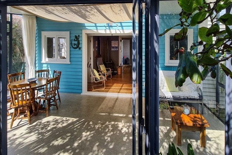 Photo of property in 1933 Parewanui Road, Parewanui, Bulls, 4894