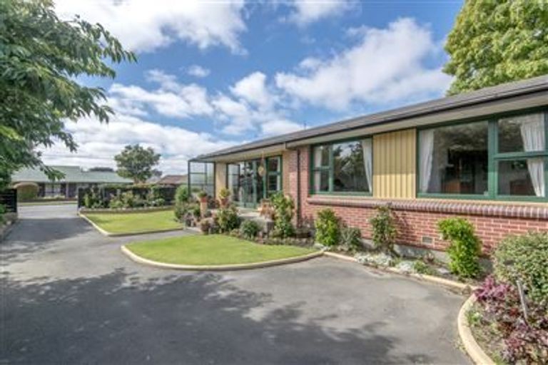 Photo of property in 5 Withells Road, Avonhead, Christchurch, 8042