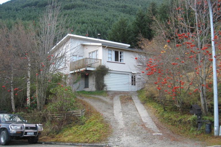 Photo of property in 37 Dart Place, Fernhill, Queenstown, 9300