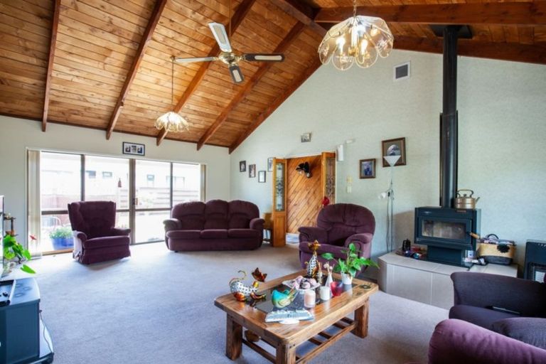 Photo of property in 38 Kowhai Street, Inglewood, 4330