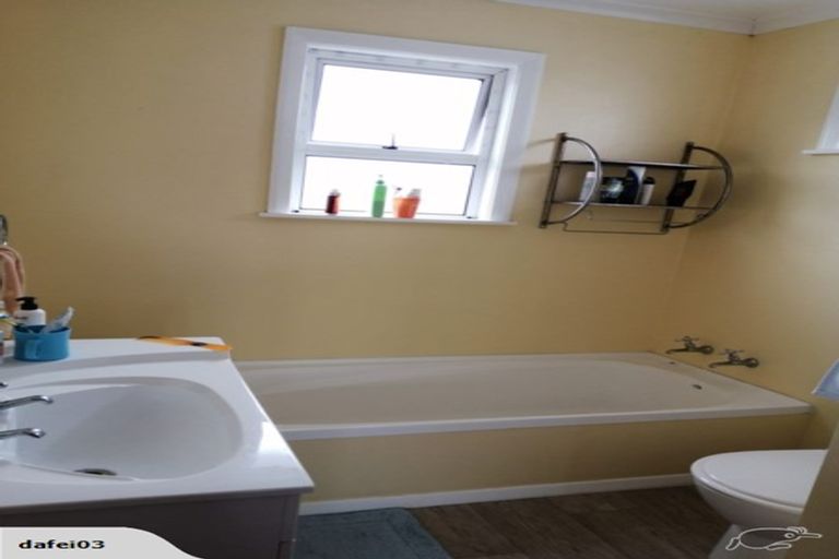 Photo of property in 42 Pitama Road, Awapuni, Palmerston North, 4412