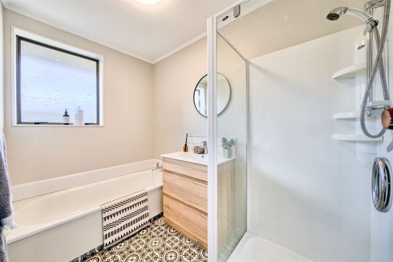 Photo of property in 1/21 Roband Crescent, Brown Owl, Upper Hutt, 5018