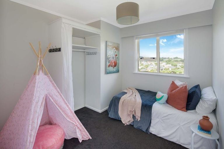 Photo of property in 18 Fairburn Grove, Johnsonville, Wellington, 6037