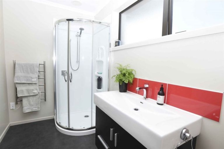 Photo of property in 52 Holloway Street, Waikiwi, Invercargill, 9810