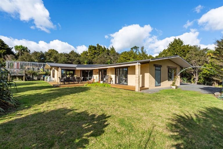 Photo of property in 362e Whananaki North Road, Opuawhanga, Hikurangi, 0181