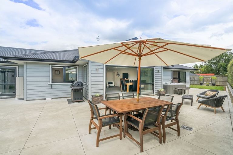 Photo of property in 5 Waimarama Court, Roslyn, Palmerston North, 4414