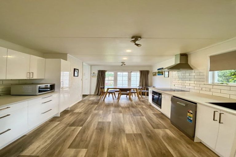 Photo of property in 15 Holdsworth Avenue, Trentham, Upper Hutt, 5018