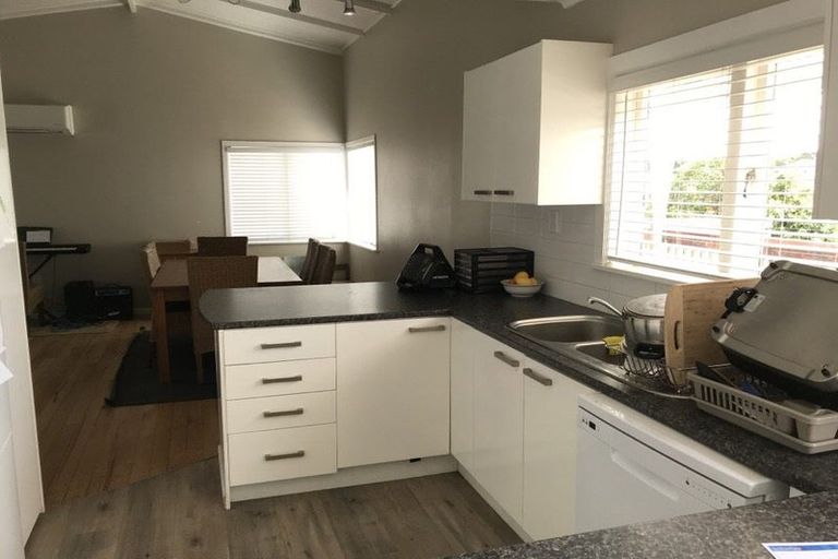 Photo of property in 14 Liverpool Street, Papakura, 2110