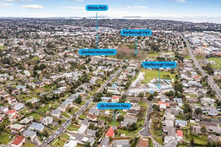 Photo of property in 2/13 Wykeham Place, Glenfield, Auckland, 0629