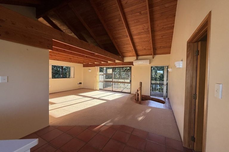 Photo of property in 12 Gannet Place, One Tree Point, 0118