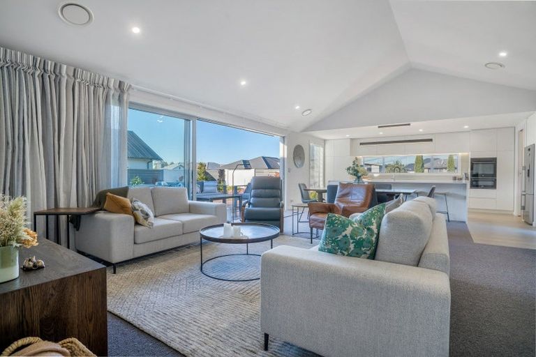 Photo of property in 60 Welsh Road, Winton, 9720