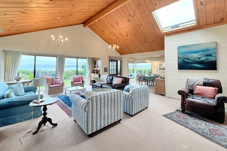 Photo of property in 123 Marine Parade, Eastbourne, Lower Hutt, 5013