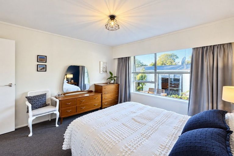 Photo of property in 2/15 Gloaming Place, Conifer Grove, Takanini, 2112