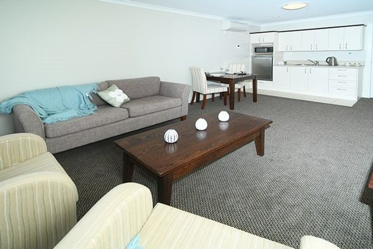 Photo of property in 98b/30 Ambassador Glade, Orewa, 0931