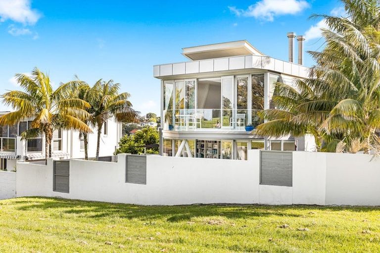 Photo of property in 127 Beach Road, Castor Bay, Auckland, 0620