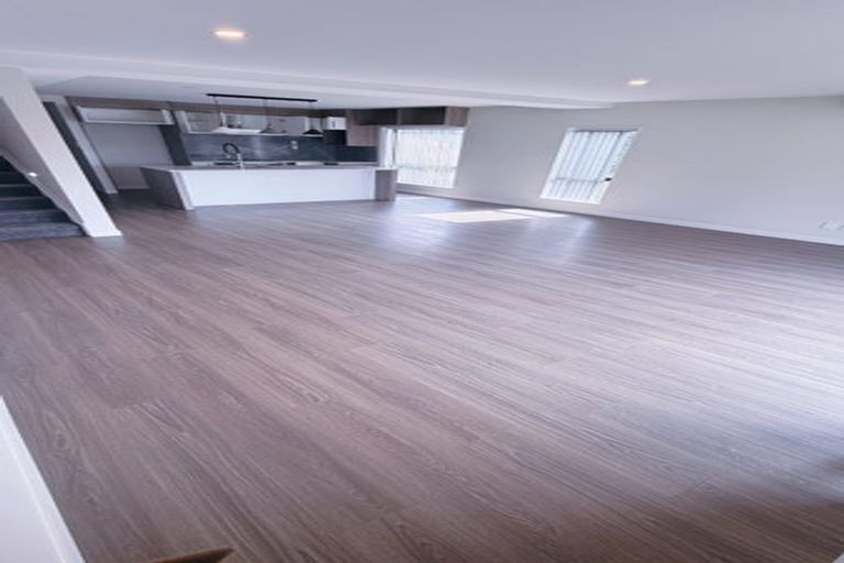 Photo of property in 309 Don Buck Road, Massey, Auckland, 0614