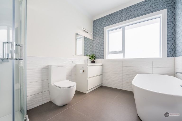 Photo of property in 17 Ropata Crescent, Boulcott, Lower Hutt, 5010