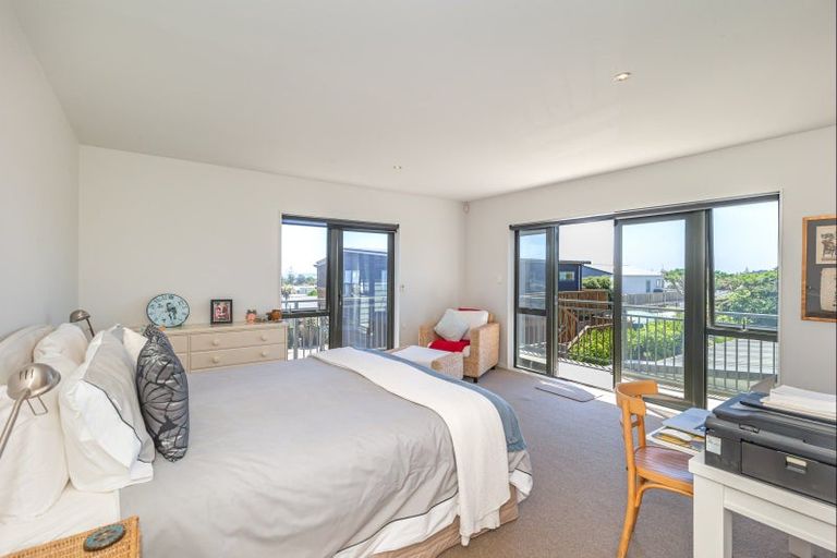 Photo of property in 8 Arataki Grove, Waitarere Beach, Levin, 5510