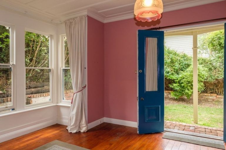 Photo of property in Elgin House, 31 Elgin Road, Mornington, Dunedin, 9011