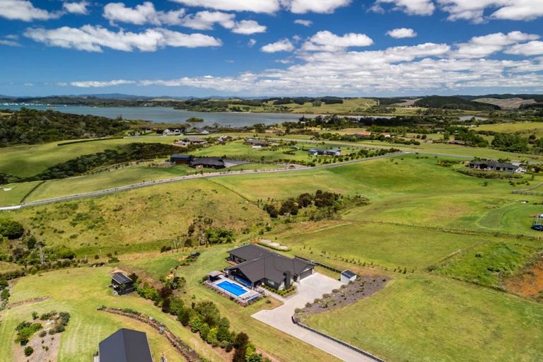 Photo of property in 8 Fernbird Grove, Kerikeri, 0294