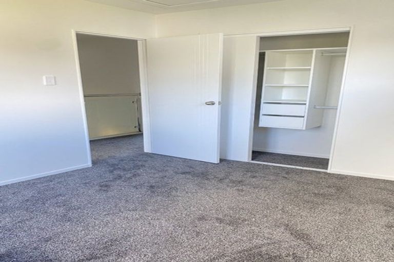 Photo of property in 50c Barbados Drive, Unsworth Heights, Auckland, 0632